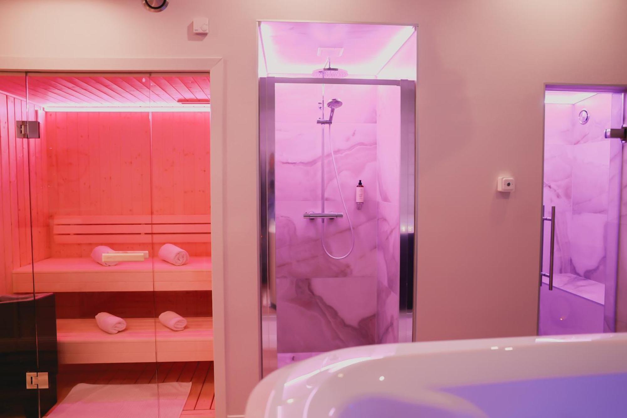 Love hotel Mademoiselle