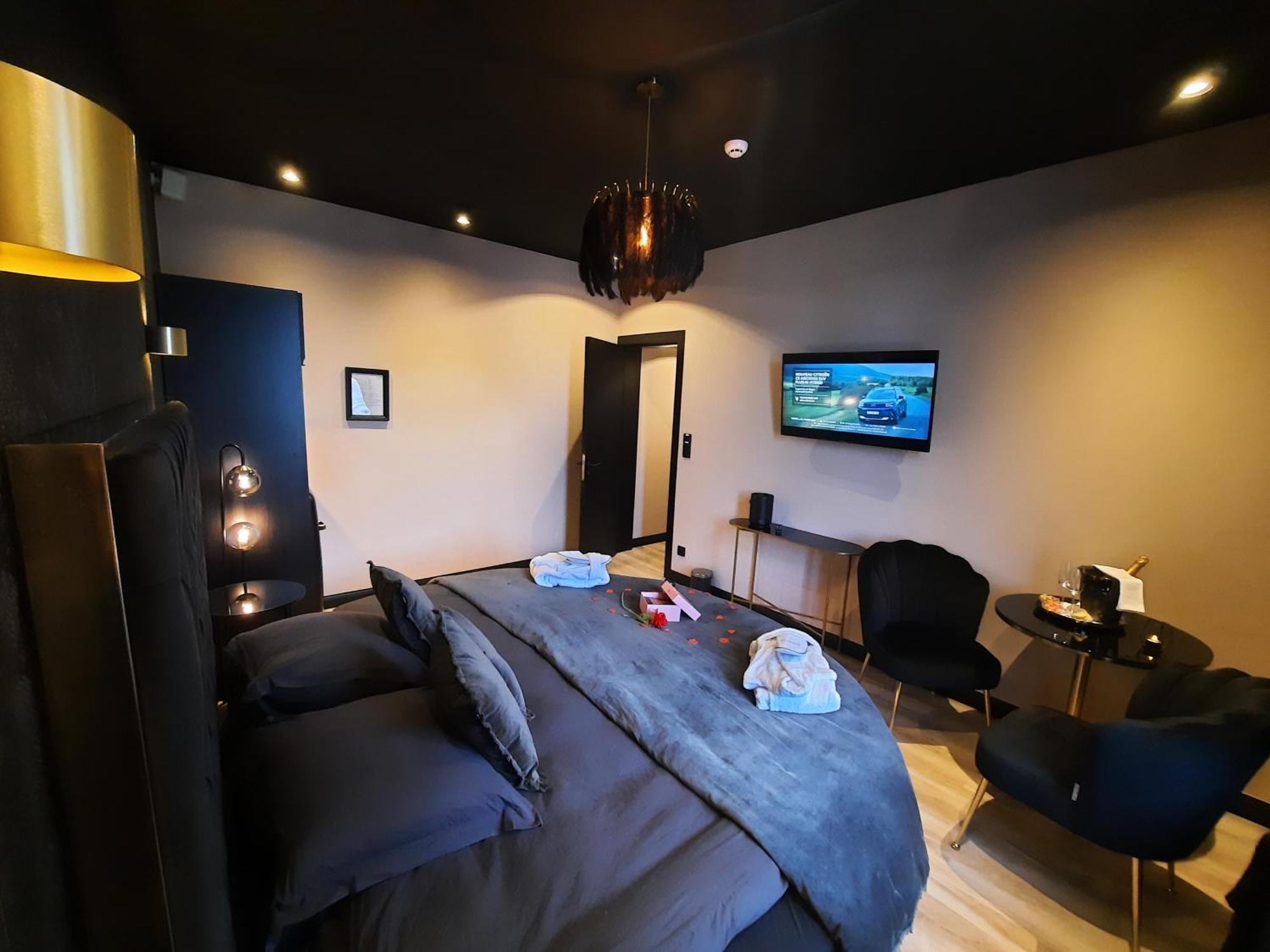 Mademoiselle Love hotel Liege