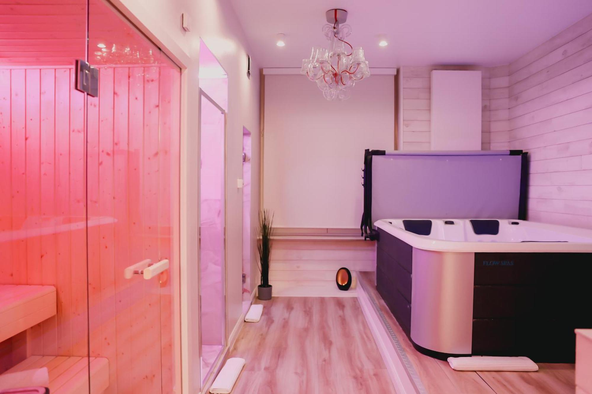 Liefdeshotel Mademoiselle *